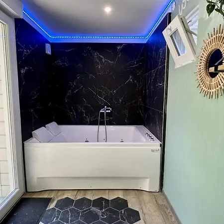 Terre & Mer'veilles 2, Avec Pour 2 Personnes Apartment Favières